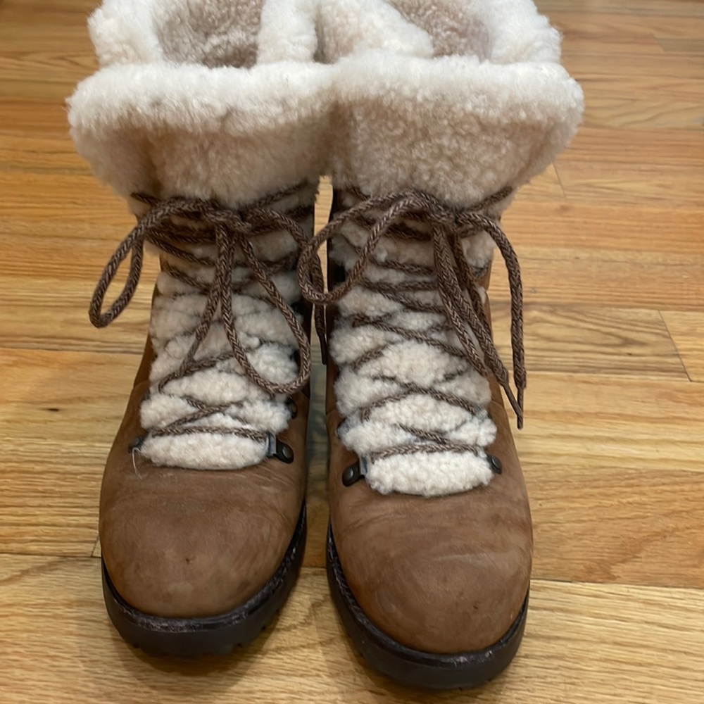COPY - Ugg lace up shearling boots